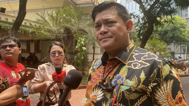 Direktur Reserse Kriminal Khusus Polda Metro Jaya Kombes Pol Ade Safri Simanjuntak menyebut, ada beberapa barang bukti yang ditemukan di rumah Kertanegara Nomor 46 terkait kasus Ketua KPK Firli Bahuri.