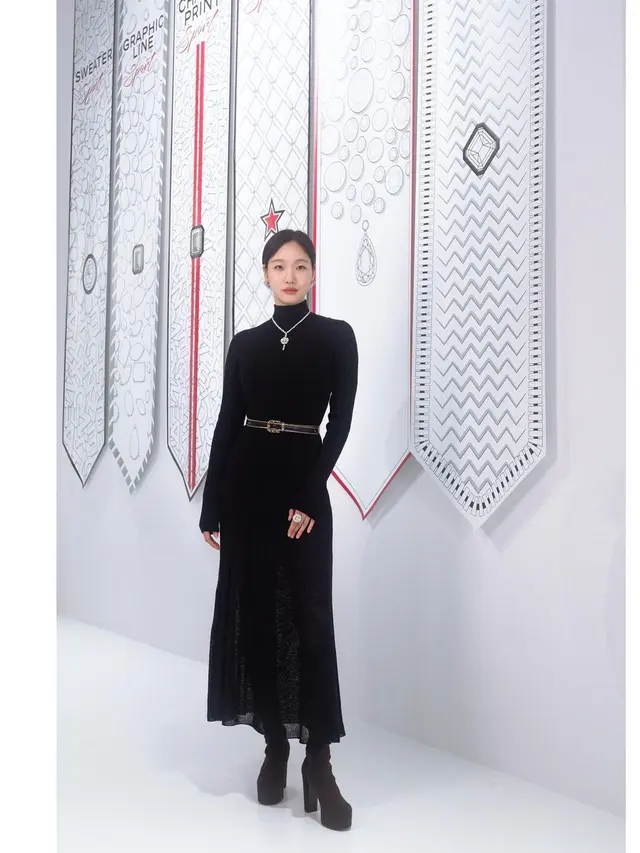 8 Ide Styling Rok ala Artis Korea, Tampil Awet Muda ala Song Hye Kyo hingga Gaya Rebel ala Han So Hee