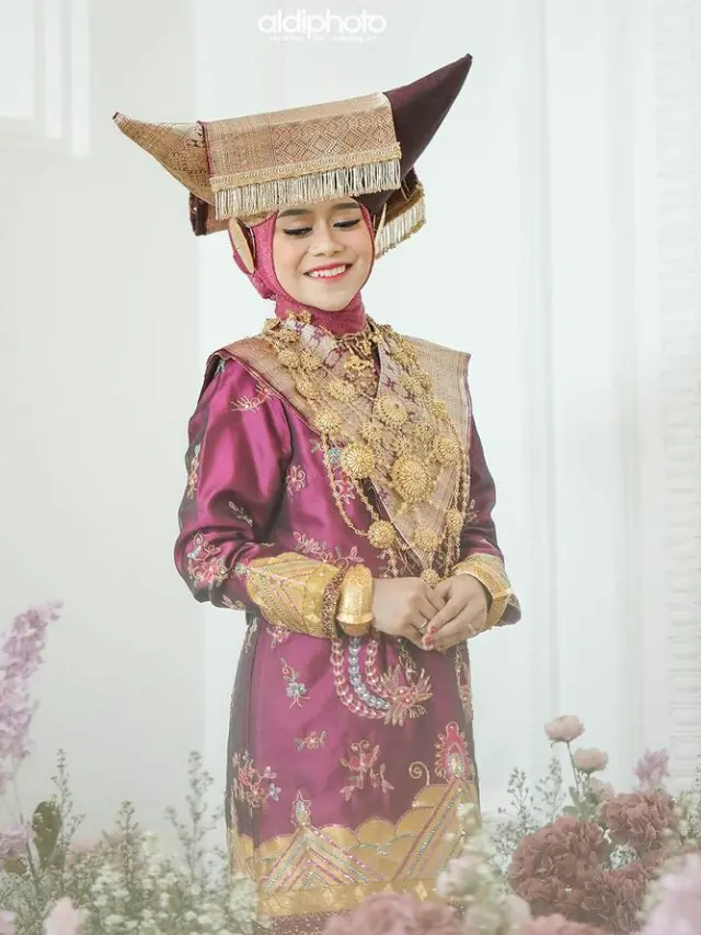 8 Potret Detail Makeup Lesti Kejora di Malam Bainai, Cantiknya Manglingi