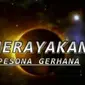 Berbagai cara dilakukan masyarakat untuk menyaksikan secara langsung gerhana matahari total 9 Maret 2016.