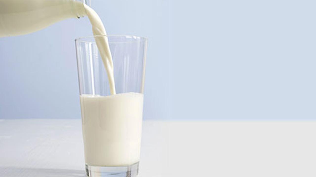 Minum Susu Bisa Kurangi Nyeri Saat Menstruasi