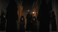 Trailer The Nun 2 kembali menampilkan teror Valak yang bertemu dengan Suster Irene. (Dok: Warner Bros)
