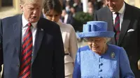 Presiden Amerika Serikat Donald Trump melakukan kunjungan resmi pertamanya ke Inggris. Ia bertemu dengan Ratu Elizabeth. (Chris Jackson/Pool Photo via AP)