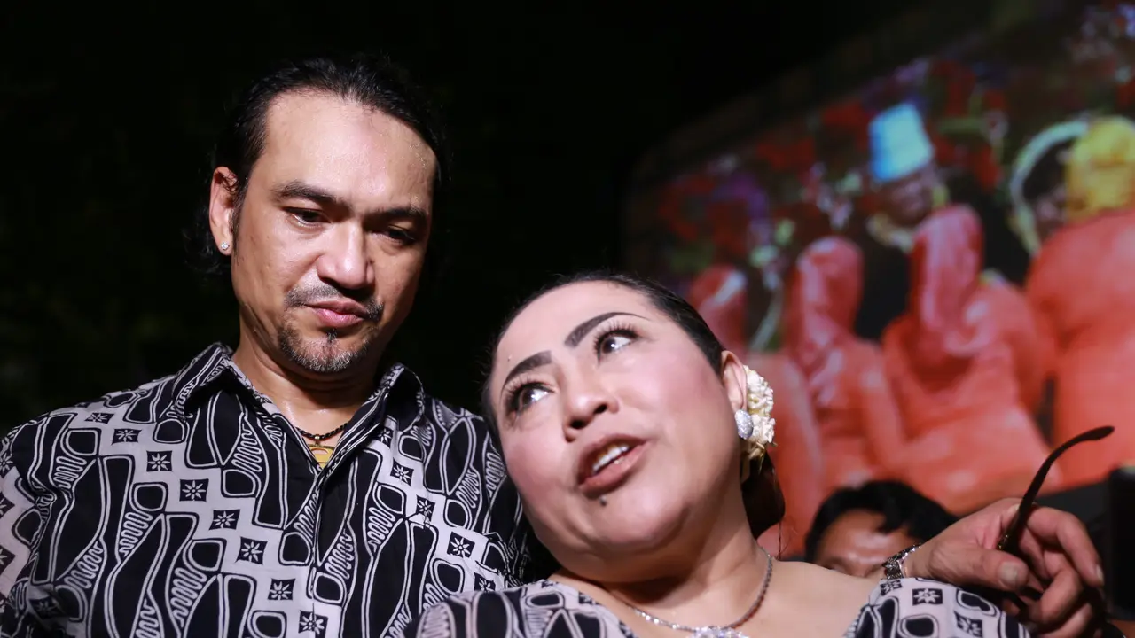 [Bintang] Nunung dan Suami