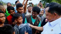 Mendagri Serahkan Bantuan Kepada Warga Terdampak Banjir di Aceh Utara