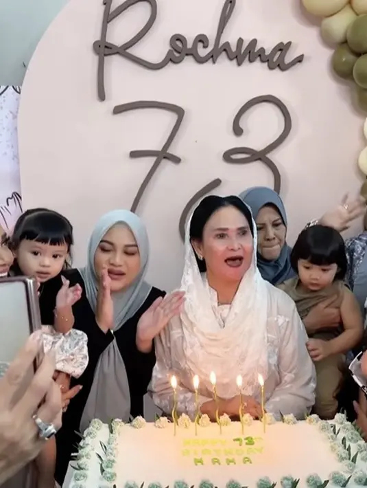 Ultah ibunda Kris Dayanti ke-73 [Instagram/aurelie.hermansyah]
