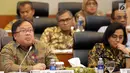Menteri Keuangan Sri Mulyani bersama Menteri PPN/Kepala Bappenas Bambang Brodjonegoro saat rapat kerja dengan Banggar DPR, Jakarta, Selasa (4/9). Rapat kerja membahas penyampaian pokok-pokok RUU APBN 2019. (Liputan6.com/JohanTallo)