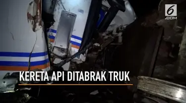 Kereta Api Sancaka relasi Surabaya-Yogyakarta bertabrakan dengan truk trailer, akibatnya sang masinis meninggal dunia.