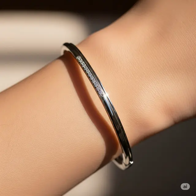 Bangle Aksen Batu Permata Kecil