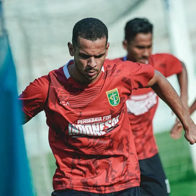 5 Potret Leo Lelis saat Latihan Pramusim Persebaya Surabaya, Selalu Fokus