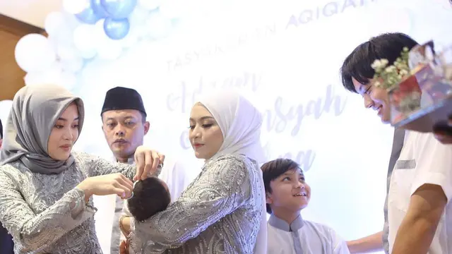 8 Momen Aqiqah Anak Sule dan Nathalie Holscher, Bernuansa Serba Biru