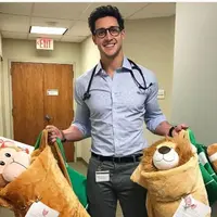 Dokter Mikhail Varshavski. foto: Instagram (doctor.mike)