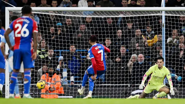 Foto: Reaksi Pemain Manchester City Setelah Kemenangan di Depan Mata Buyar Karena Penalti