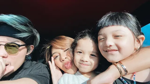 6 Potret Kebersamaan Atta Halilintar Bareng Arsy dan Arsya, Bak Saudara Kandung