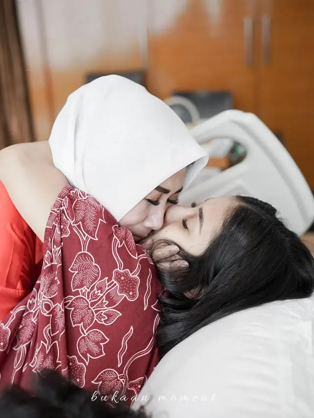 8 Momen Gya Sadiqah Melahirkan Anak Ke-2, Tarra Budiman Setia Menemani