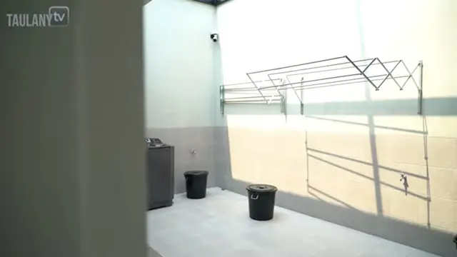 Rumah baru Desta yang penuh kamuflase