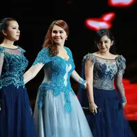 Konser untuk mengenang mendiang Rinto Harahap. (Foto: Deki Prayoga/Bintang.com)