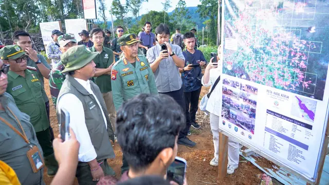 Menteri Kehutanan (Menhut) Raja Juli Antoni mengecek langsung kondisi Bentang Seblat, Bengkulu.