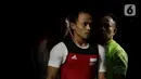 Lifter putra Indonesia, Suratman bersiap melakukan angkatan saat SEA Games 2019 cabang angkat besi nomor 55 kg di Stadion Rizal Memorial, Manila, Minggu (1/12/2019). Dirinya meraih perak dengan total angkatan 250 kg. (Bola.com/M Iqbal Ichsan)