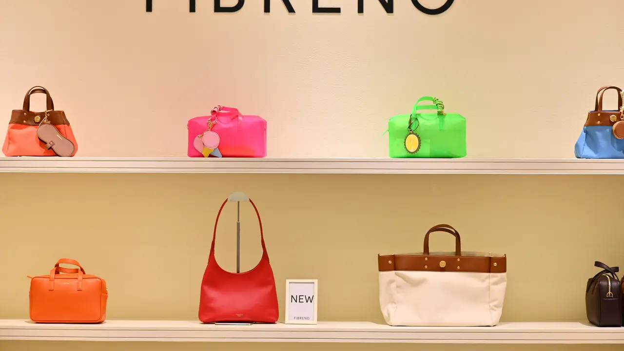 Fibreno Hadirkan Eksplorasi Warna dan Tas Bersiluet Modern Minimalis dari Korea Selatan
