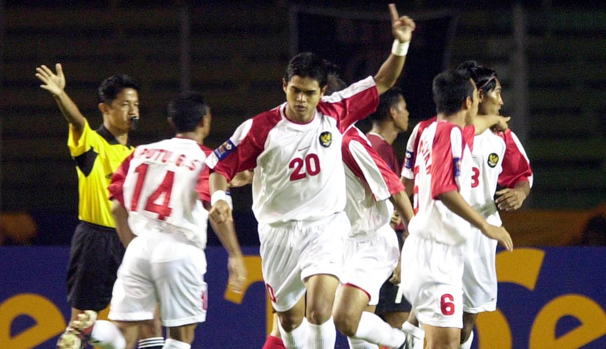 Timnas Indonesia dibawah asuhan Ivan Kolev berhasil mencukur Timnas Filipina dengan skor 13-1. Bambang Pamungkas dan Zaenal Arif paling banyak menjebol gawang Filipina dengan masing-masing empat gol. (AFP/Weda)