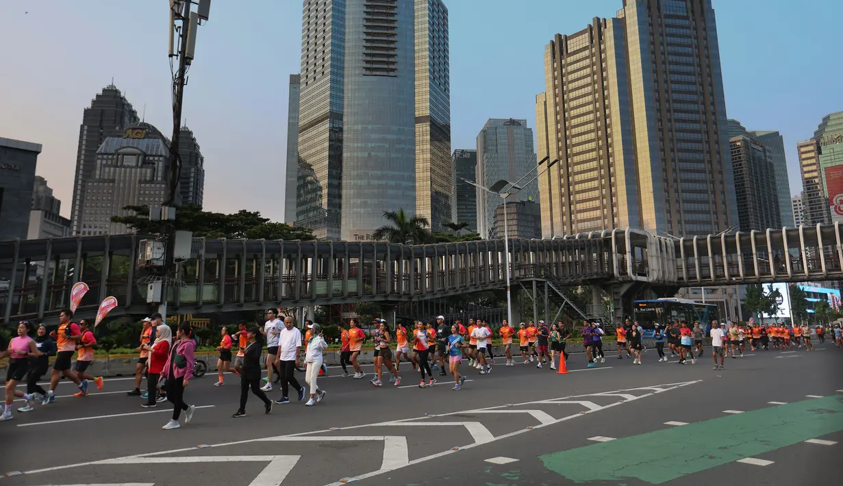 Saat berlangsungnya CFD, sepanjang jalan Jenderal Sudirman dan MH Thamrin Jakarta ditutup sementara waktu dari kendaraan bermotor. (Kapanlagi.com/Budy Santoso)