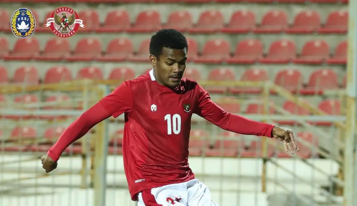 Ramai Rumakiek - Pemain yang sering tampil sebagai pemain pengganti ini bisa menjadi senjata rahasia Shin Tae-yong saat melawan Singapura di babak semifinal Piala AFF 2020. Pergerakan Ramai di sisi sayap bisa menyulitkan Singapura. (Dok. PSSI)