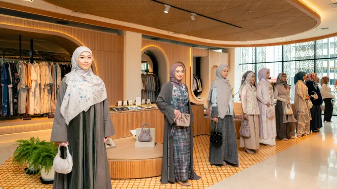Sesi Fashion Show Berbagai Koleksi Modest Luxe