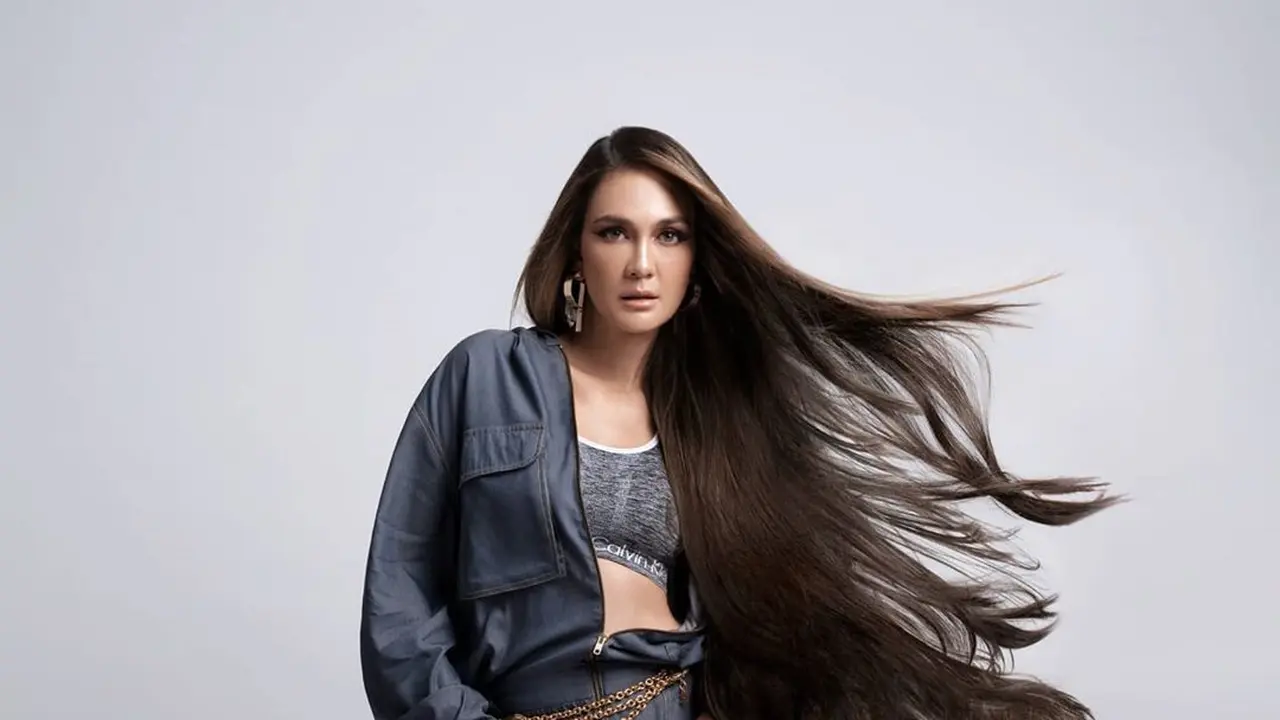 [Fimela] Luna Maya