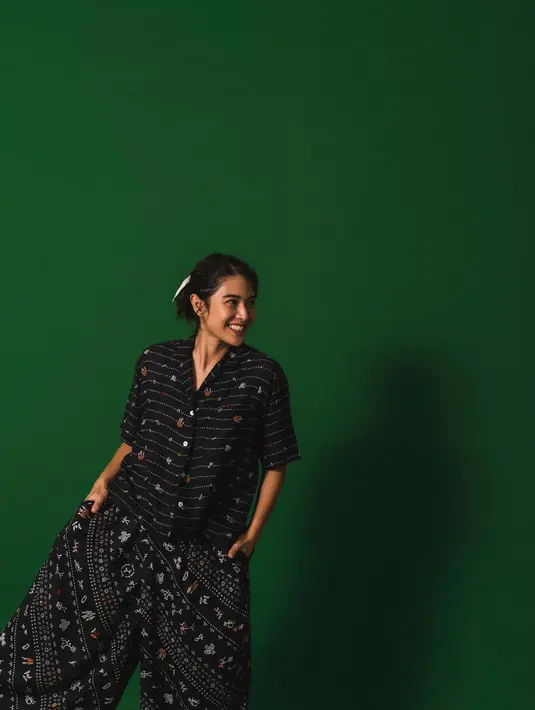 Sejauh Mata Memandang menjadikan batik nyaman digunakan untuk aktivitas sehari-hari [instagram/sejauhmatamemandang]