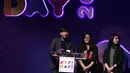 Tim Sore memberikan sambutan saat menerima penghargaan best branded video content of the year dalam acara XYZ Day 2018 di The Hall Senayan City, Jakarta, Rabu (25/04). (Liputan6.com/Herman Zakharia)