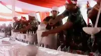 Bubur sum-sum ukuran 9 x 6 meter dengan ketebalan 10 cm ini dimasak oleh 120 prajurit,