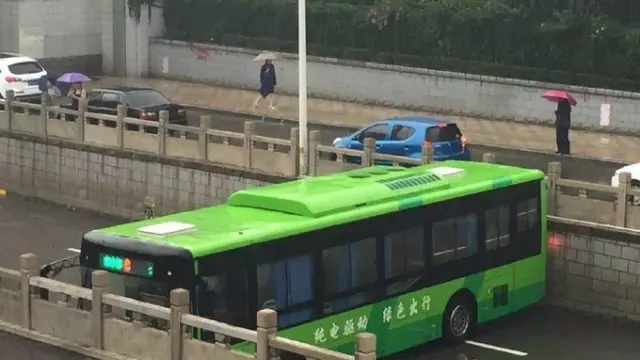 Bus U-turn (0)