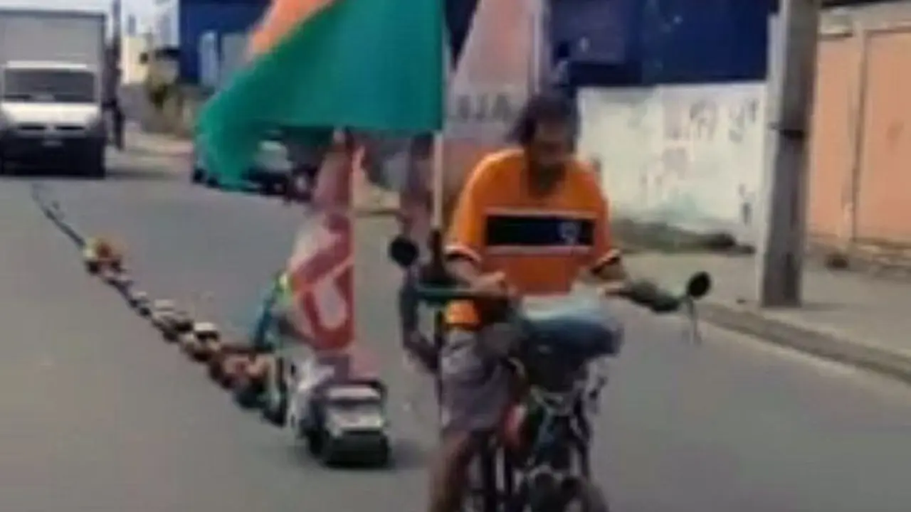 [Bintang] Ngeselin Banget! Ini Konvoi Terpanjang dan Paling Nggak Penting!