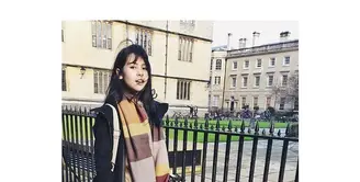 Maudy Ayunda sedang mempersiapkan diri untuk tugas akhirnya di Universitas Oxford, Inggris. Tetapi ada yang unik dengan cara ujian di Inggris, seperti apa cara Maudy melaluinya?