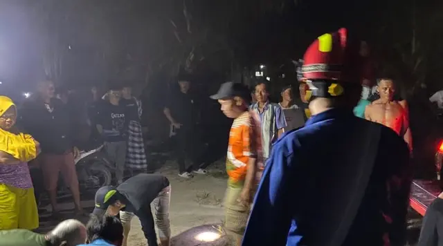 Rumah Terbakar, Pasutri Lansia Tewas Berpelukan