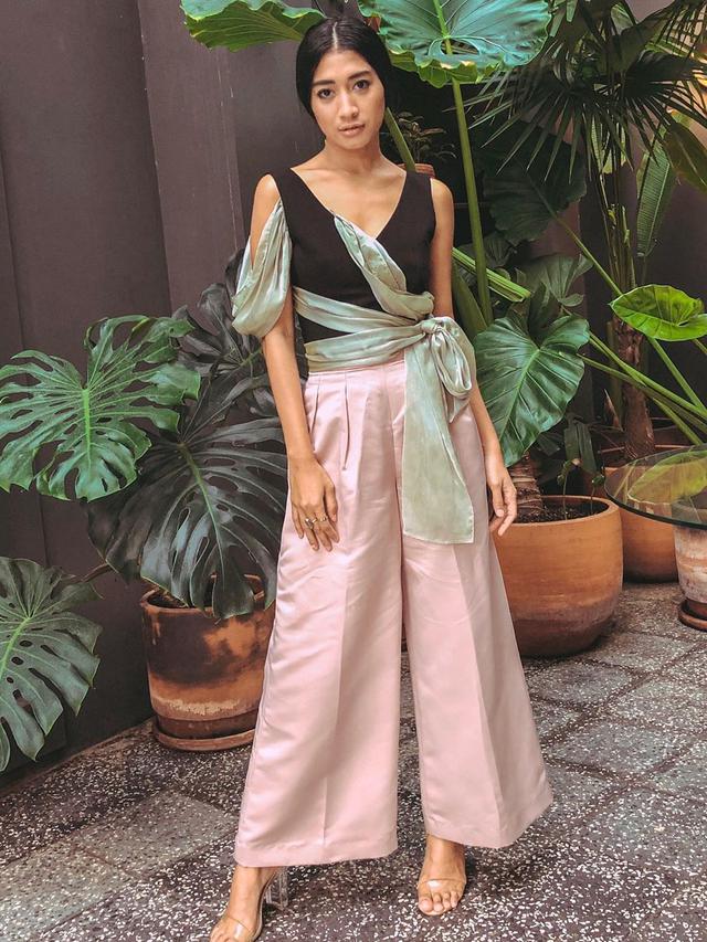 Jadi Istri Sederhana Ini 6 Potret Fitrie Rachmadina Suara Hati Istri Yang Bikin Pangling Hot Liputan6 Com