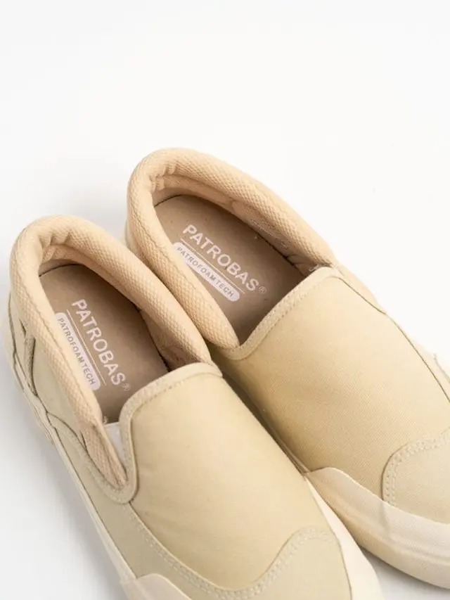 Sepatu dari PATROBAS Series Cloud Slip On