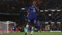 Raheem Sterling yang kini tengah menjalani musim kedua bersama Chelsea setelah meninggalkan Manchester City tercatat memiliki koleksi 27 gol di Liga Champions Manchester City dan Chelsea. Bersama Liverpool, Manchester City dan Chelsea, Raheem Sterling telah tampil dalam 82 laga di Liga Champions selama 9 musim berturut-turut, 2014/2015 hingga 2022/2023. (AFP/Adrian Dennis)