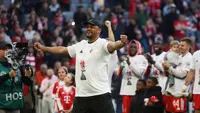 Foto: Momen Suka Cita Vincent Company dan Tim setelah Bayern Munchen Kunci Gelar Juara Bundesliga