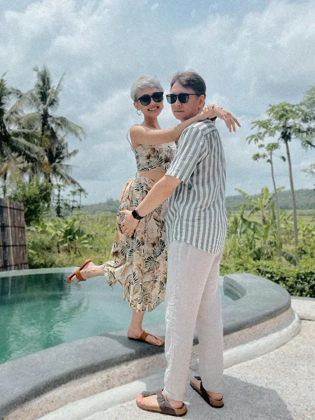 8 Potret Mesra Rina Nose dan Josscy, Akui Ogah Punya Anak