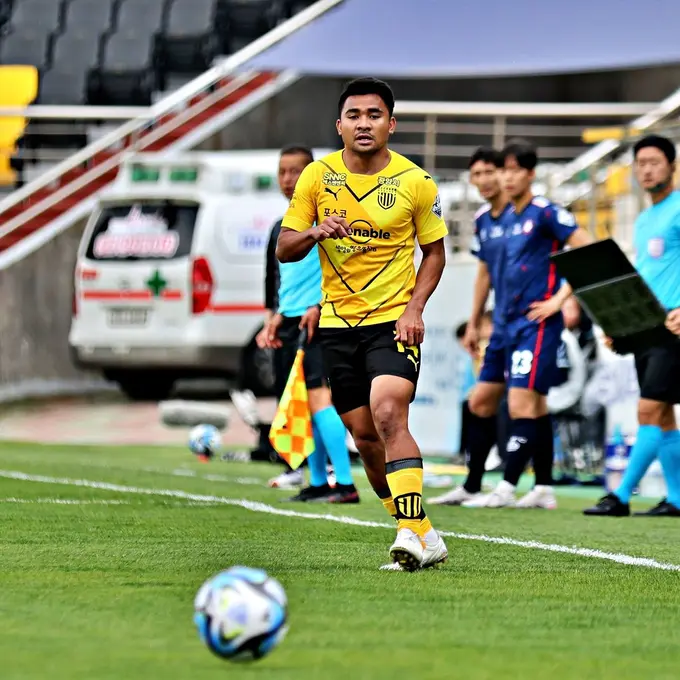 Asnawi Mangkualam bersama Jeonnam Dragons.
