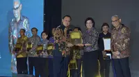 Kementerian Keuangan (Kemenkeu) memberikan penghargaan terkait pengelolaan dan pemanfaatan Barang Milik Negara (BMN) kepada sejumlah Kementerian dan lembaga (K/L). Foto: Sulaeman