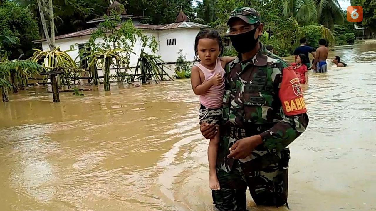 Babinsa Evakuasi Balita