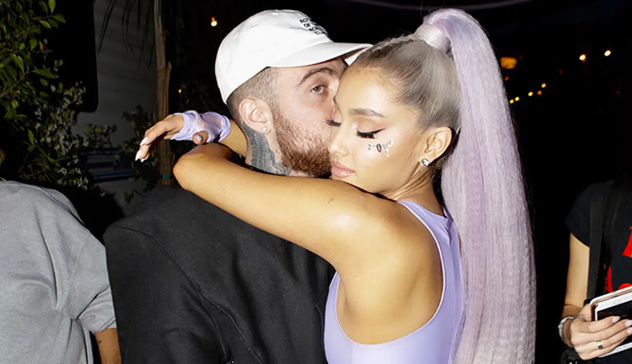 Ariana Grande masih berduka atas meninggalnya Mac Miller karena overdosis. (Rap-Up)