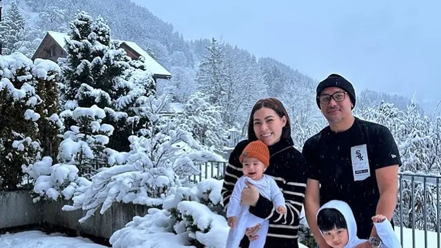 Potret Ganteng Elhanan Lasroha Anak Sammy Simorangkir dan Viviane (instagram/sammysimorangkir, instagram/viv_viviane)