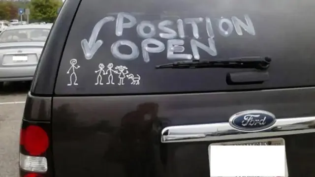 7 Potret Nyeleneh Mobil dengan Stiker Ini Bikin Gagal Paham