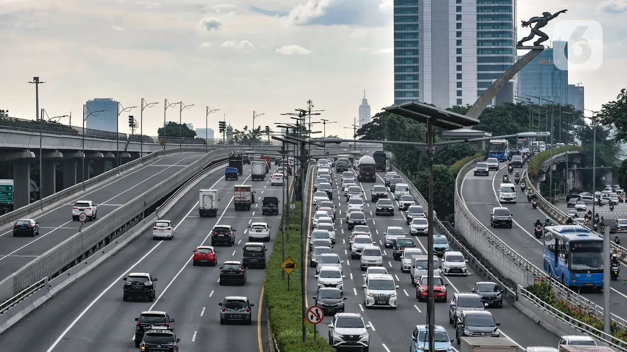 Pemprov DKI Jakarta Uji Coba Pengaturan Jam Kerja Mulai Pekan Depan