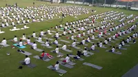 Ribuan orang ikut yoga di Hari Yoga Internasional, 21 Juni