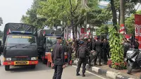 Menjelang aksi unjuk rasa pengemudi ojek online (ojol), aparat kepolisian mulai bersiaga di kawasan Kementerian Perhubungan, Jakarta Pusat, Rabu (17/9/2025) (Istimewa)